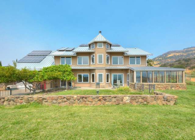 Property at 2585 David Ln, Medford, OR 97504, 4 beds, 3.5 baths