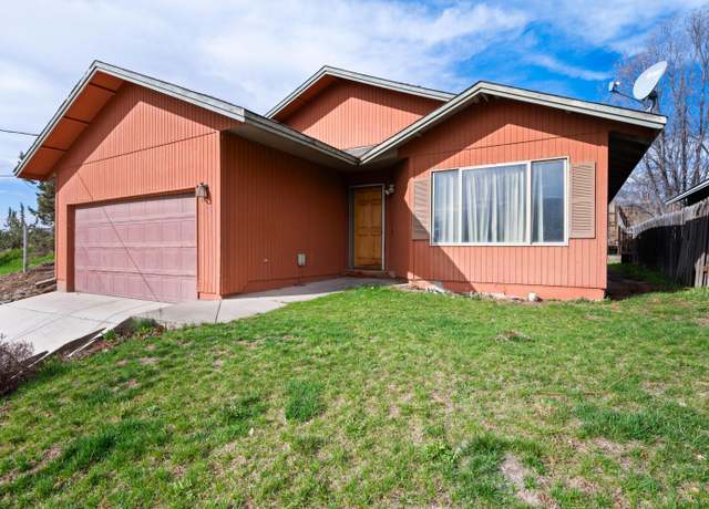 Property at 156 NE 9th St, Madras, OR 97741, 3 beds, 2 baths