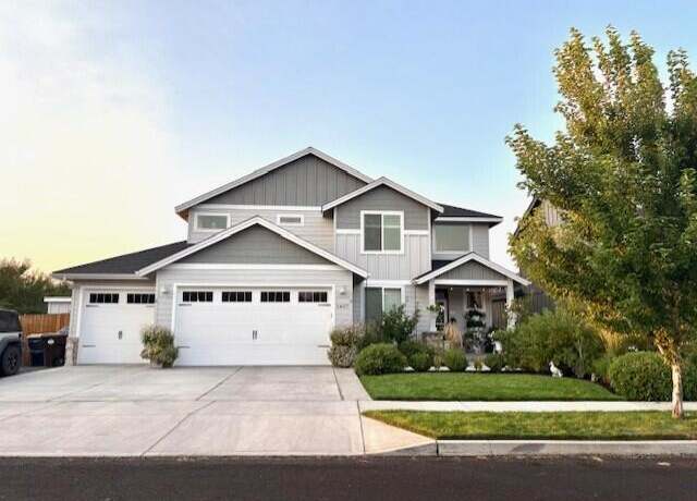 Property at 1607 NW Upas Ave, Redmond, OR 97756, 4 beds, 2.5 baths