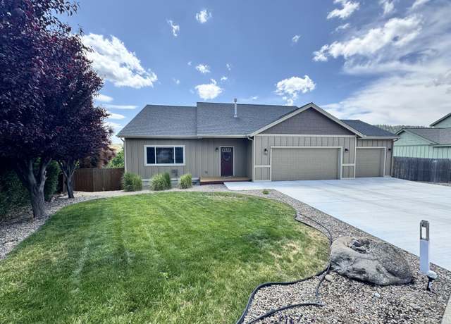 Property at 750 Hogue Dr, Klamath Falls, OR 97601, 3 beds, 2 baths