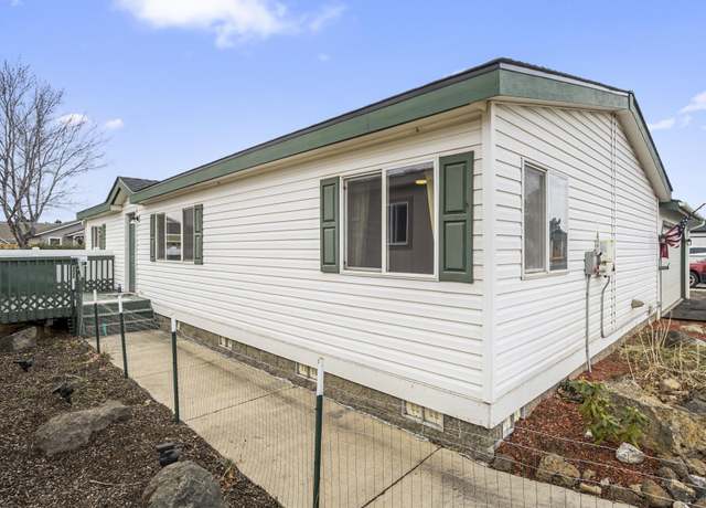 Property at 2476 SW Mariposa Loop, Redmond, OR 97756, 3 beds, 2 baths
