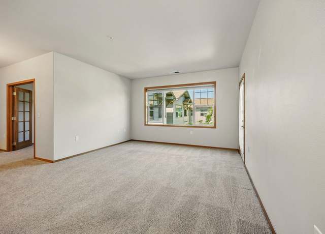 Property at 983 Golden Aspen Pl, Ashland, OR 97520, 1 bed, 1.5 baths