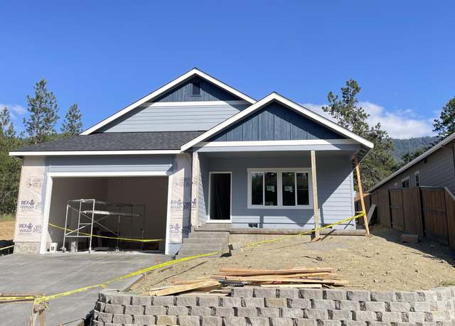 Property at 2523 Overland Dr, Grants Pass, OR 97527, 3 beds, 2 baths