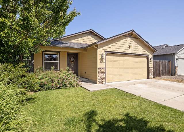 Property at 1157 Peachwood Ct, Medford, OR 97501, 3 beds, 2 baths
