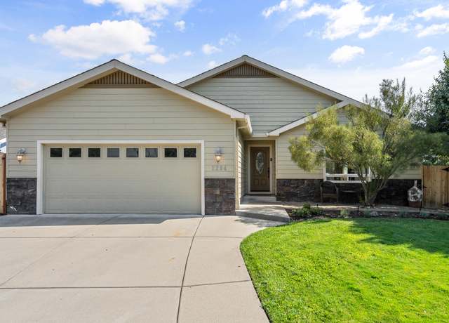 Property at 2294 Kingswood Dr, Medford, OR 97501, 3 beds, 2 baths
