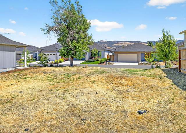 Property at 221 Christopher Way, Talent, OR 97540