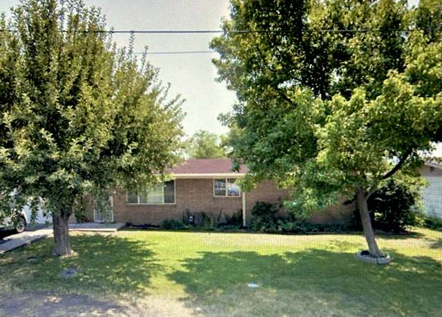 Property at 5714 Schiesel Ave, Klamath Falls, OR 97603, 3 beds, 1.5 baths