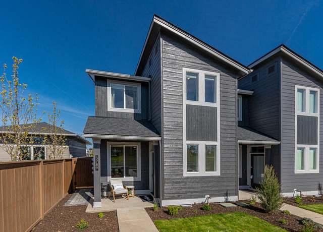 Property at 20716 SE Scout Pl, Bend, OR 97702, 3 beds, 2.5 baths