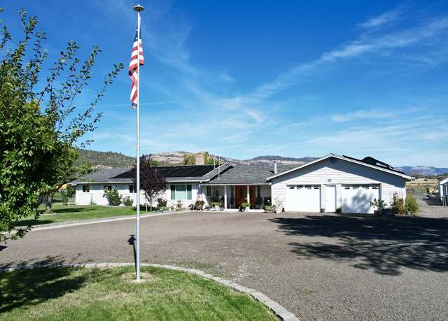 Property at 2909 Ball Rd, Eagle Point, OR 97524, 3 beds, 2 baths