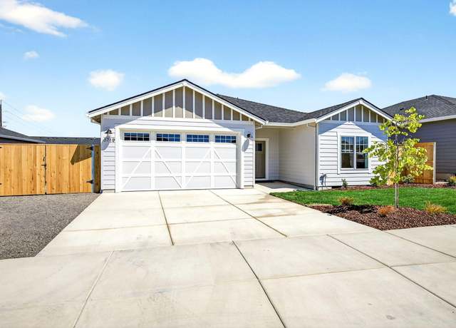 Property at 3719 Carlin Dr, Medford, OR 97504, 3 beds, 2 baths