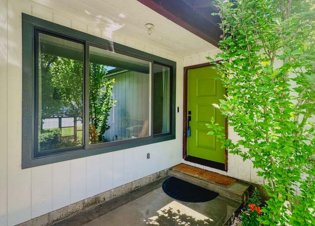 Property at 1138 SW Ballinger Dr, Grants Pass, OR 97526, 4 beds, 1.5 baths
