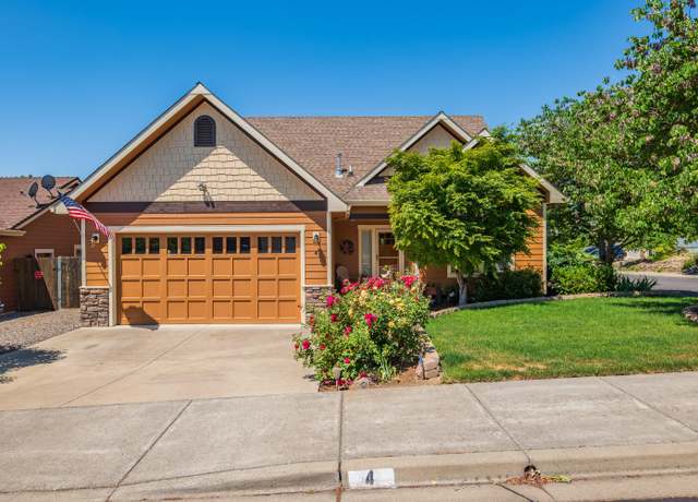 Property at 4 Meadowfield Cir, Eagle Point, OR 97524, 3 beds, 2 baths