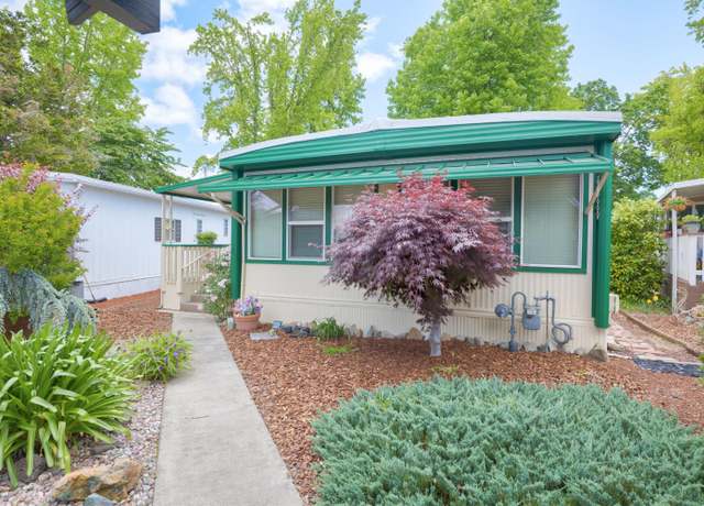 Property at 213 Kingsbury Dr, Grants Pass, OR 97526, 2 beds, 2 baths