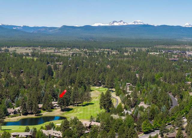 Property at 19558 Green Lakes Loop, Bend, OR 97702, 3 beds, 3.5 baths
