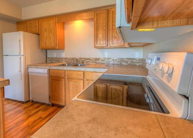 Property at 1969 NW Larch Spur Ct, Redmond, OR 97756, 6 beds, 5 baths