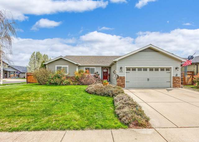 Property at 370 Roundgate Dr, Medford, OR 97501, 3 beds, 2 baths