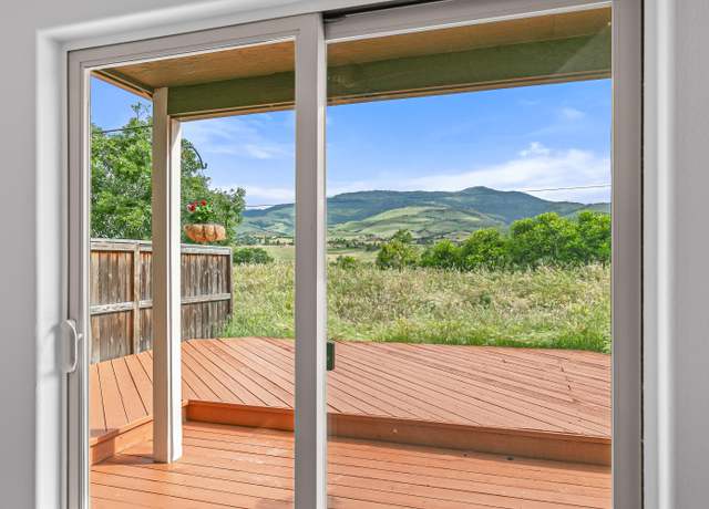 Property at 48 Crocker St, Ashland, OR 97520, 3 beds, 2.5 baths