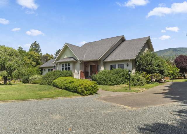 Property at 300 Nelson Way, Grants Pass, OR 97526, 3 beds, 2.5 baths