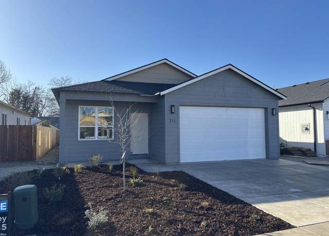 Property at 746 Dahl Pl #14, Medford, OR 97501, 3 beds, 2 baths