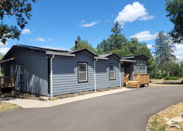 Property at 4782 Old Stage Rd, Central Point, OR 97502, 4 beds, 2 baths