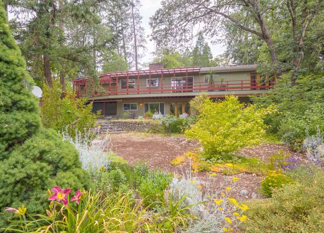 Property at 1031 NW Prospect Ave, Grants Pass, OR 97526, 4 beds, 3 baths