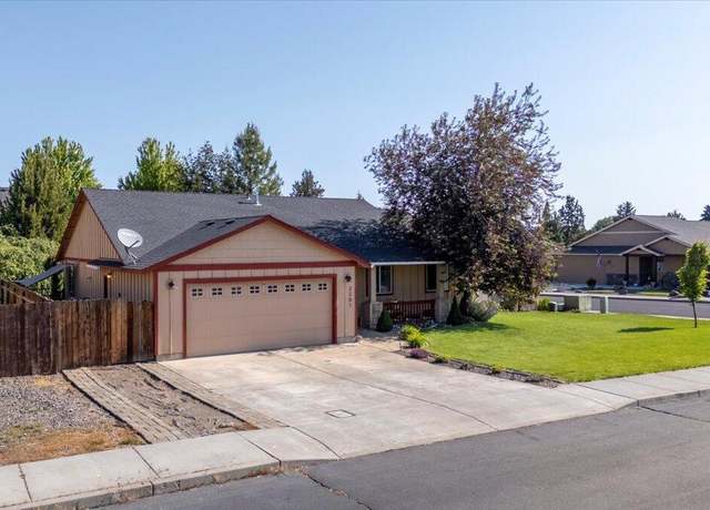 Property at 2201 SW Stonehedge Ct, Redmond, OR 97756, 3 beds, 2 baths