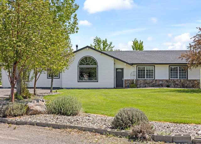 Property at 6293 SW Mcvey Ave, Redmond, OR 97756, 4 beds, 3 baths