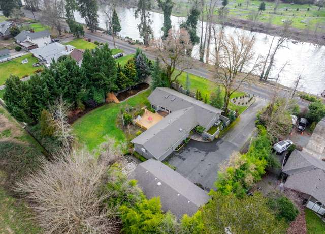 Property at 3130 Lower River Rd, Grants Pass, OR 97526, 2 beds, 2.5 baths