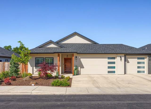 Property at 71 Woodlands Dr, Eagle Point, OR 97524, 3 beds, 2 baths