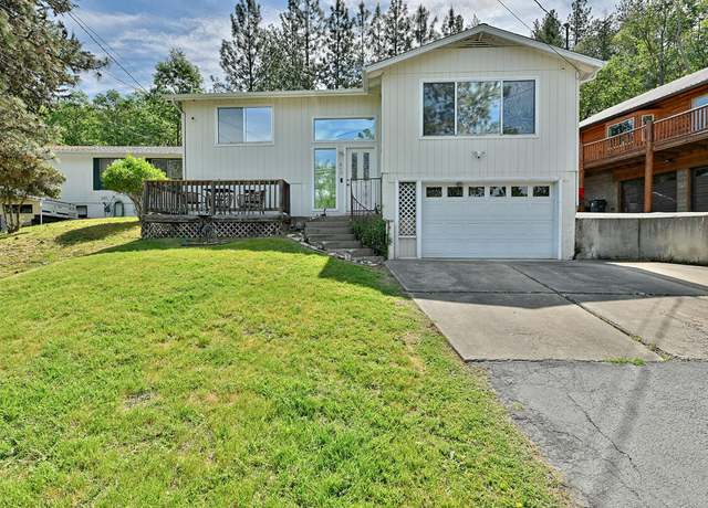 Property at 645 S 5th St, Jacksonville, OR 97530, 3 beds, 2 baths