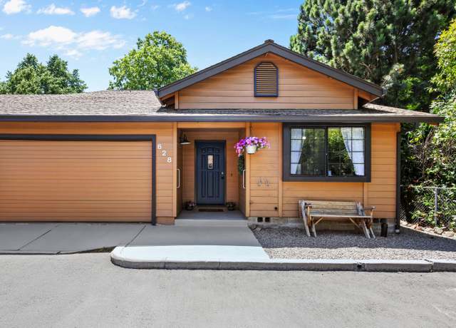 Property at 628 Golden Ln, Medford, OR 97504, 2 beds, 2 baths