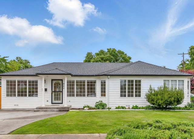Property at 945 Mt. Pitt Ave, Medford, OR 97501, 4 beds, 3 baths