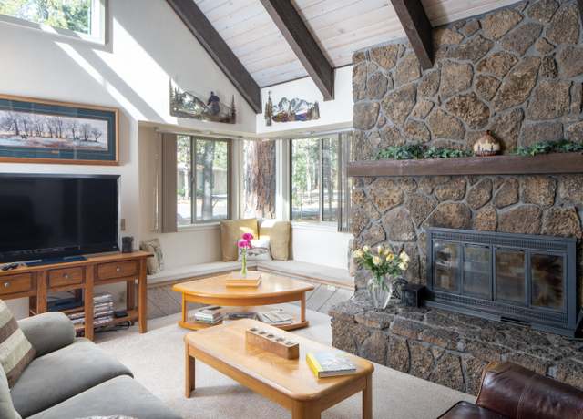 Property at 17795 Backwoods Ln, Sunriver, OR 97707, 4 beds, 2 baths