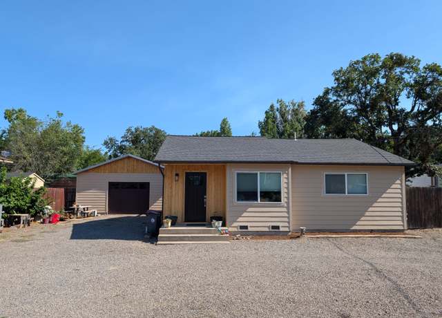 Property at 698 Wilson Rd, Central Point, OR 97502, 2 beds, 1 bath