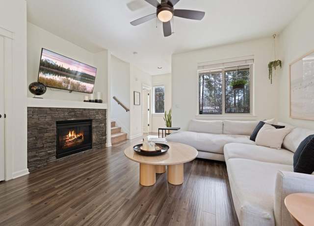 Property at 20250 Narnia Pl, Bend, OR 97702, 3 beds, 2.5 baths