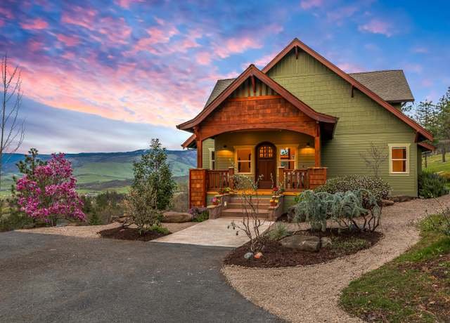 Property at 2208 Lupine Dr, Ashland, OR 97520, 5 beds, 3.5 baths