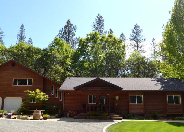 Property at 737 Pinecrest Dr, Grants Pass, OR 97526, 4 beds, 3 baths