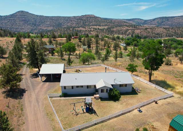 Property at 703 Broadway Ave, Spray, OR 97874, 3 beds, 2 baths