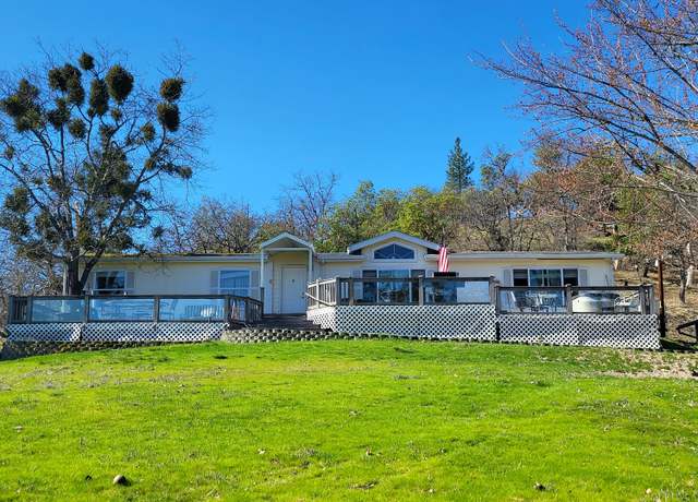 Property at 920 W Rolling Hills Dr, Eagle Point, OR 97524, 3 beds, 2 baths