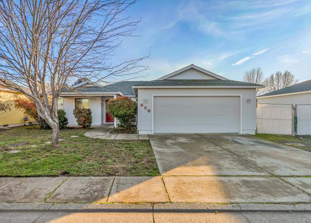 Property at 656 Andrea Way, Eagle Point, OR 97524, 3 beds, 2 baths