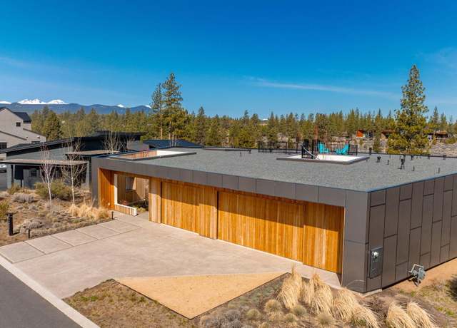 Property at 61913 Hosmer Lake Dr, Bend, OR 97702, 5 beds, 5.5 baths