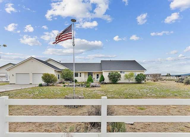 Property at 77552 Mahogany St, Silver Lake, OR 97638, 4 beds, 3.5 baths