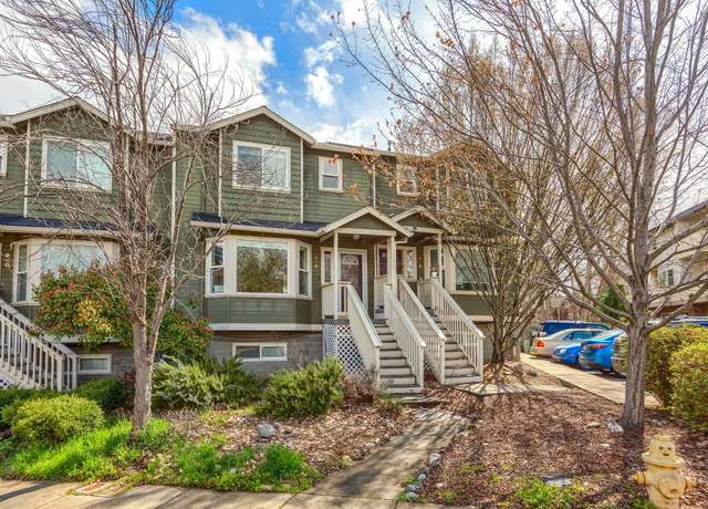 Property at 894 Blackberry Ln, Ashland, OR 97520, 2 beds, 2.5 baths