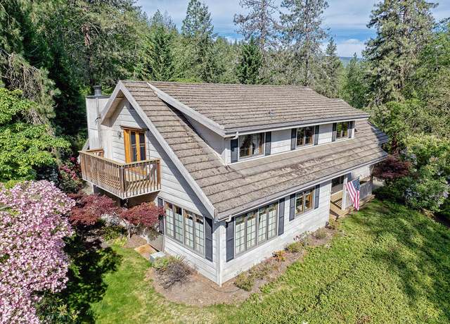 Property at 882 Hill St, Jacksonville, OR 97530, 3 beds, 2 baths