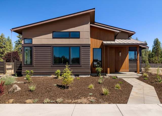 Property at 230 E Diamond Peak Ave #32, Sisters, OR 97759, 3 beds, 3 baths