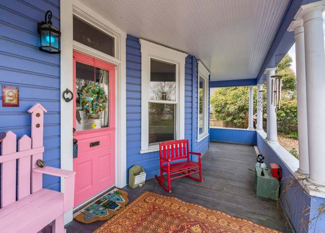 Property at 609 W Jackson St, Medford, OR 97501, 4 beds, 2 baths
