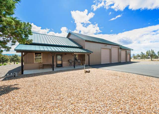 Property at 1424 SE Happy Trails Ln, Prineville, OR 97754, 1 bed, 2 baths