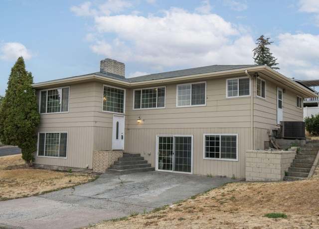 Property at 185 SE G St, Madras, OR 97741, 4 beds, 2 baths