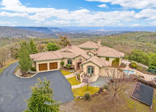 Property at 7762 Old Stage Rd, Central Point, OR 97502, 3 beds, 4 baths