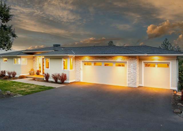 Property at 451 NW Second Tee Pl, Bend, OR 97703, 4 beds, 2.5 baths